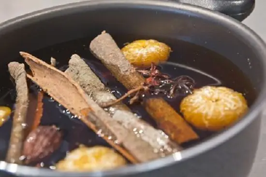 thêm các nguyên liệu vào