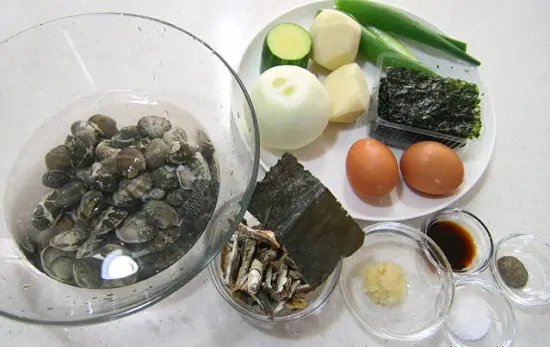 cach-lam-pho-han-quoc-voi-sup-ngheu-a