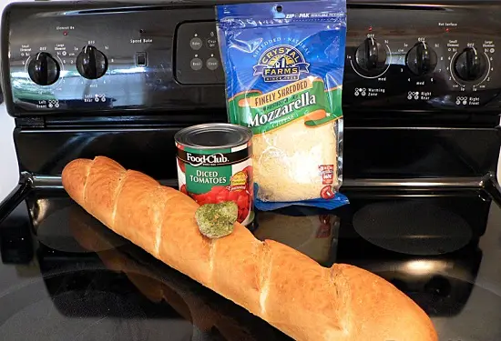 Cách làm pizza bánh mì nướng kiểu Ý 2