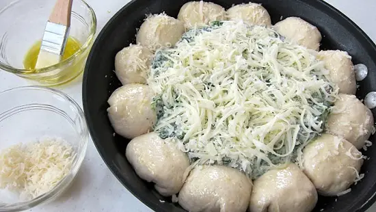cách làm pizza chảo nhúng độc đáo 9