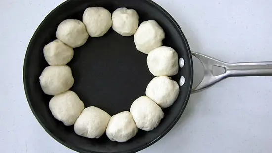cách làm pizza chảo nhúng độc đáo 7
