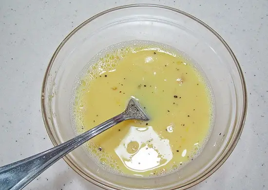 đánh tan hỗn hợp trứng