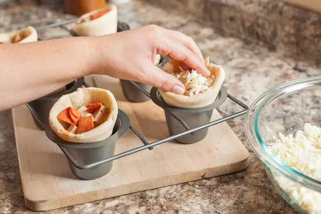 Cách làm Pizza ốc quế cực ngon