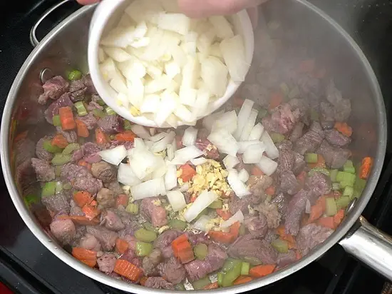 Cách làm pot pie bò ngon tuyệt 16
