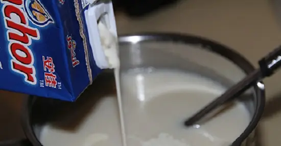 cho kem tươi vào sữa đậu nành