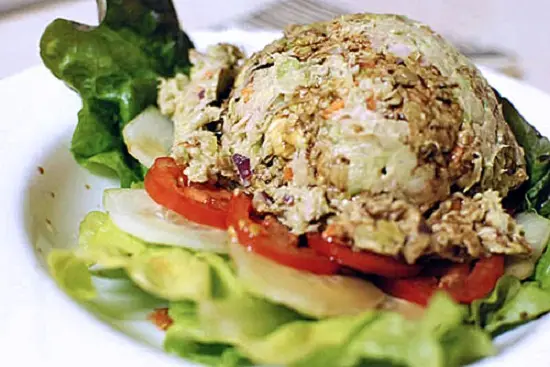 cách làm salad cá ngừ kem bơ 4