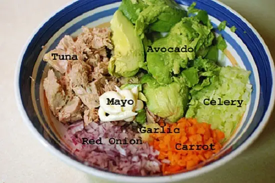 cách làm salad cá ngừ kem bơ 1