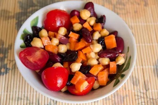 Cách làm salad đậu đỏ lạ miệng thơm ngon