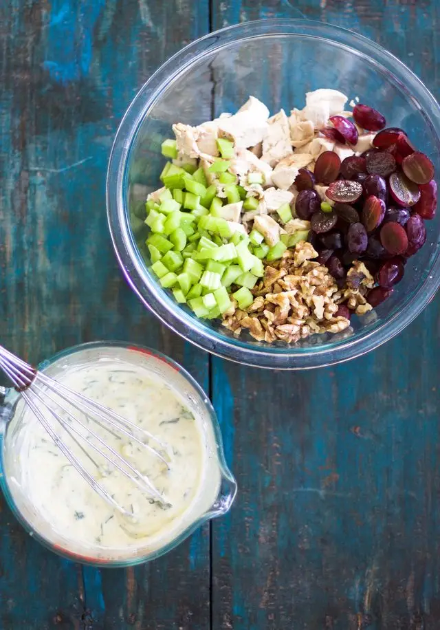 Cách làm salad gà thơm ngon mới lạ 4