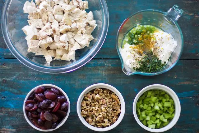 Cách làm salad gà thơm ngon mới lạ 2