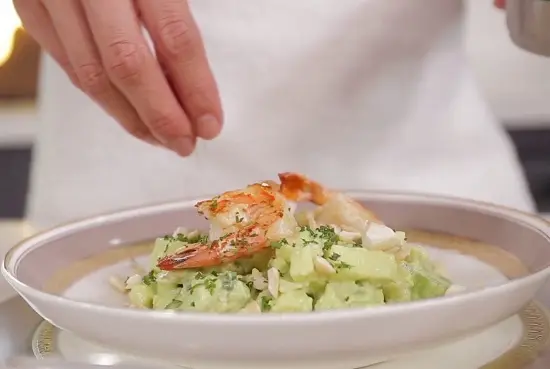 Cách làm salad hải sản 8