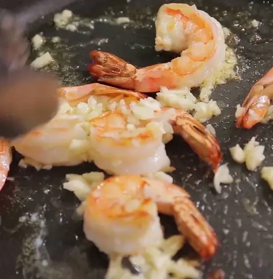 Cách làm salad hải sản 6