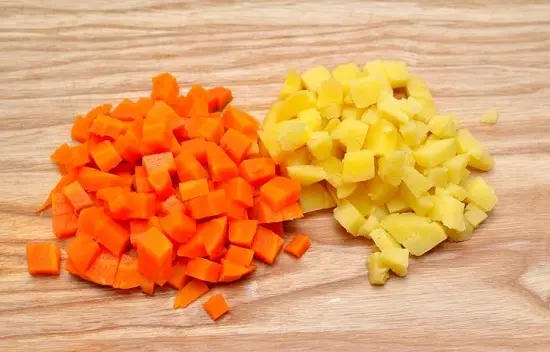 Cách làm salad Nga giải nhiệt ngày hè 1