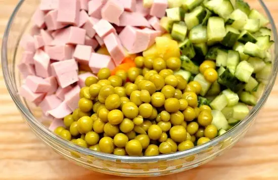 Cách làm salad Nga giải nhiệt ngày hè 3