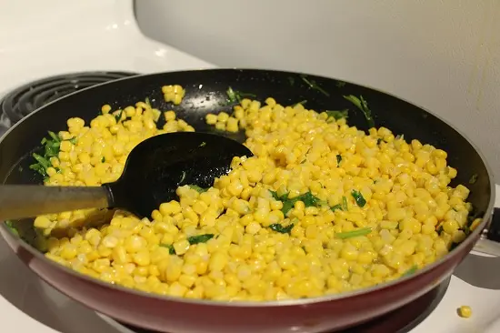 Cách làm salad ngô kiểu Mexico ngon tuyệt 2