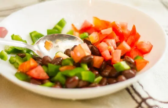trộn các loại rau củ