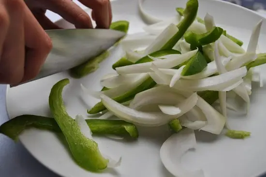 Cách làm salad thịt gà kiểu Mexico 3