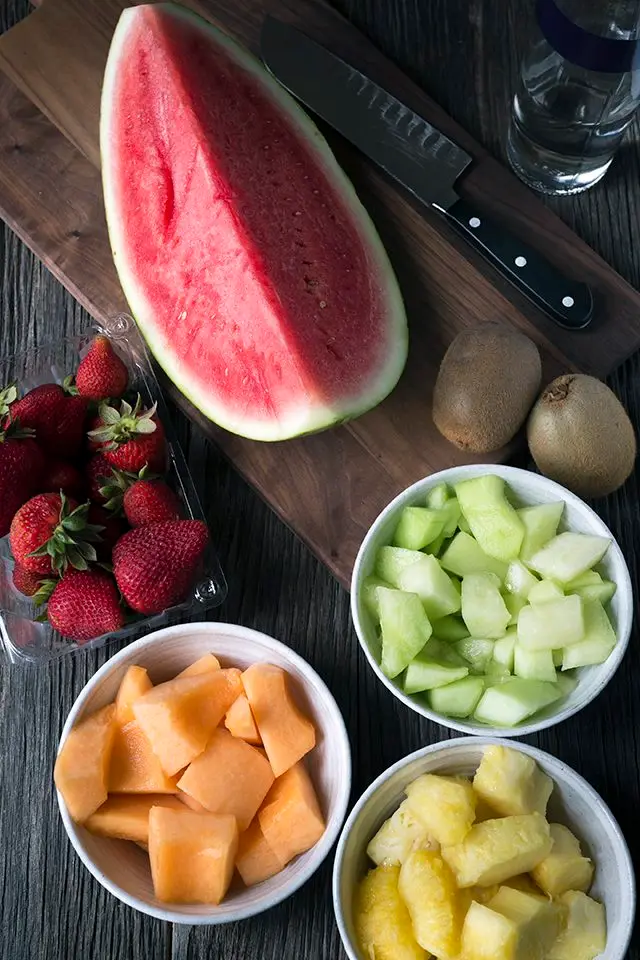 Cách làm salad trái cây mát lạnh ngày hè tại nhà