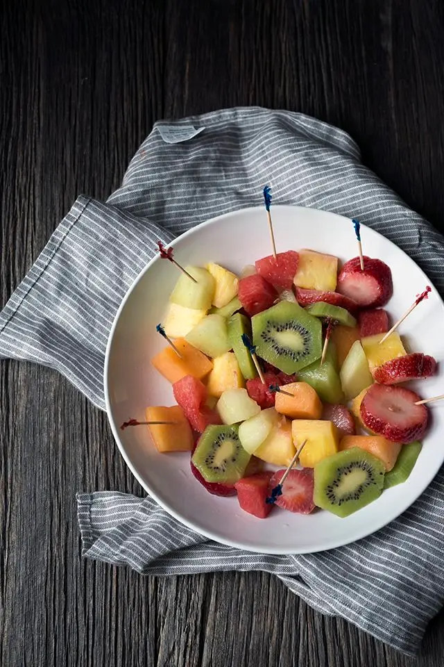 Cách làm salad trái cây mát lạnh ngày hè đầy đủ