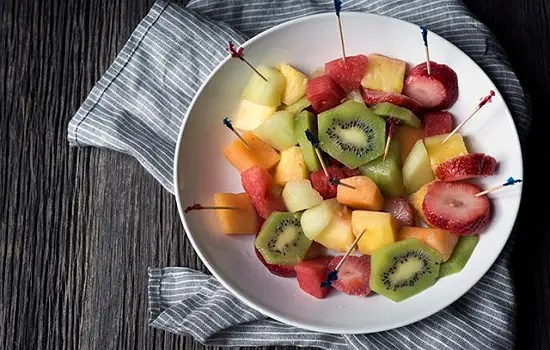 Cách làm salad trái cây mát lạnh ngày hè