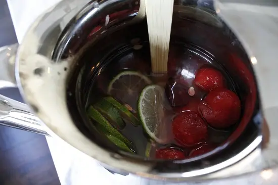 Cách làm Sangria dưa hấu với quả cherry hoàn hảo cho mùa hè 7