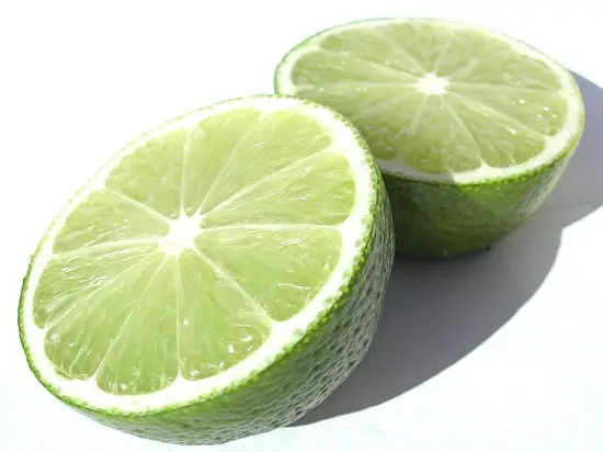 sinh tố dứa chanh sơ chế chanh