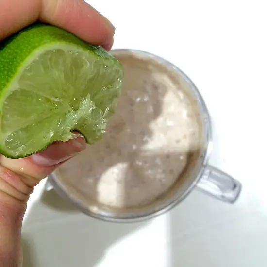 Cách làm sinh tố hạt điều với chanh dừa ngon hết ý 2