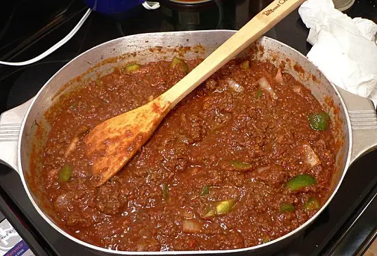 Hai công thức làm sốt bò cay đặc biệt thơm ngon 19