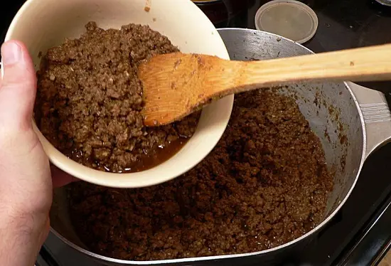 Hai công thức làm sốt bò cay đặc biệt thơm ngon 13