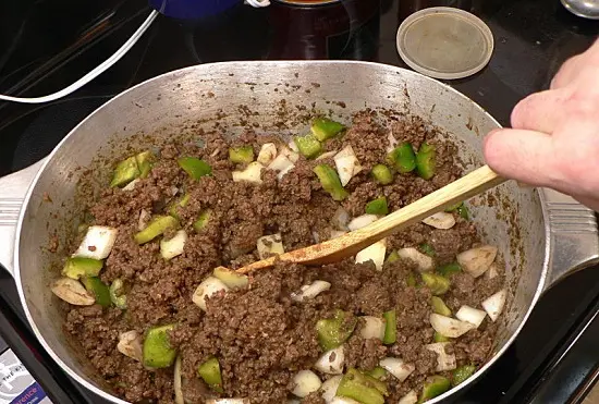 Hai công thức làm sốt bò cay đặc biệt thơm ngon 16