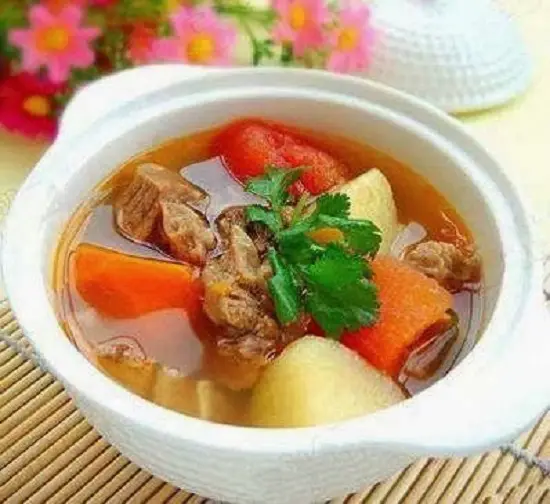 soup bắp bò hầm rau củ thơm ngon