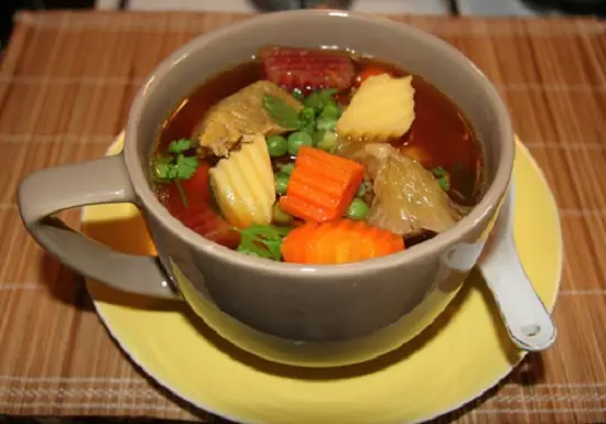 Cách làm soup bắp bò hầm rau củ đơn giản