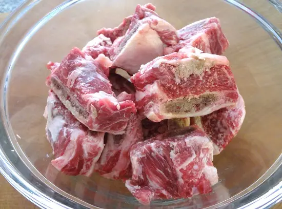 Cách làm sườn bò om Hàn Quốc ngon miễn chê 3