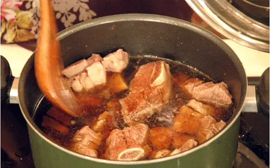 Cach lam suon lon om rau cu kieu Han e