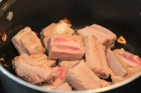 Cách làm sườn non ninh sa kê ngon mê li 5