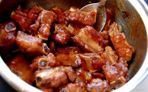 cach-lam-monn-suon-xao-chua-ngot-3-2