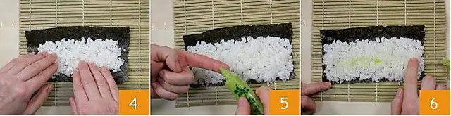 Dải cơm lên cuộn rong biển - cách làm sushi cá hồi