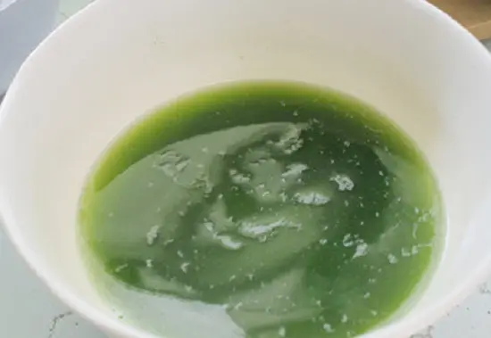 làm thạch dừa lá dứa lấy nước lá dứa