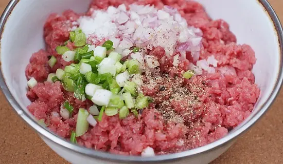 cách làm thịt bò băm bọc nấm ngon