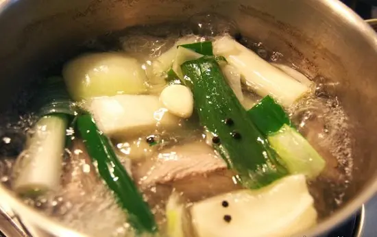 cach-lam-thit-bo-om-trung-cut-kieu-han-c