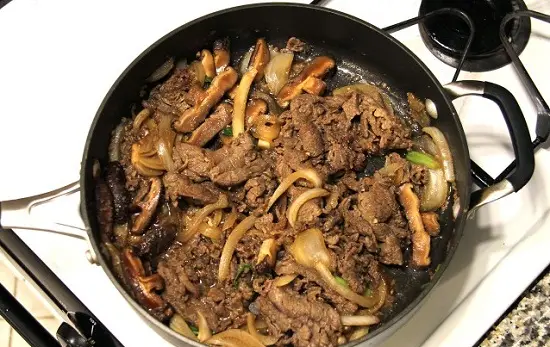 cach-lam-thit-bo-than-uop-xao-kieu-han-f