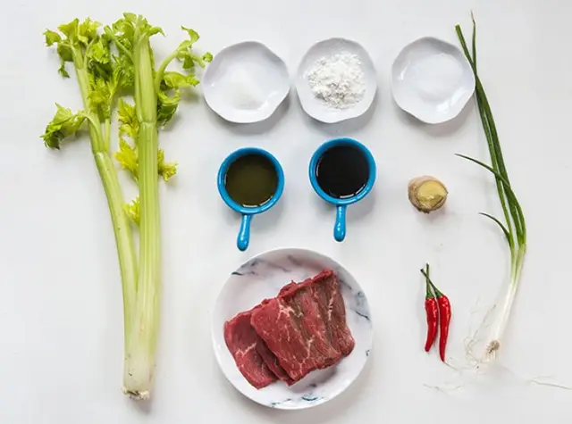 Cách làm thịt bò xào cần tây thơm ngon cho bữa tối 2