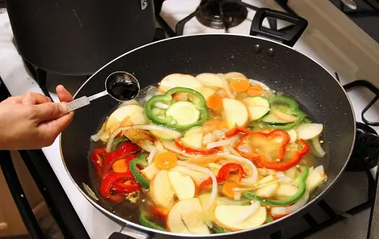 cach-lam-thit-chua-ngot-kieu-han-g