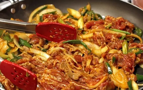 cach-lam-thit-heo-uop-cay-kieu-han-f