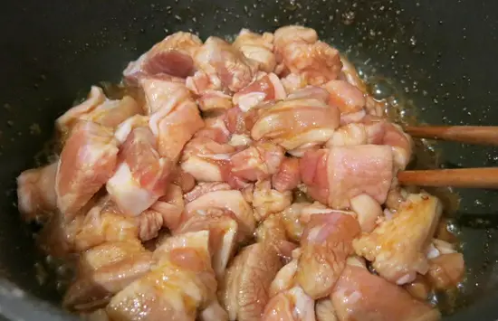 thit-kho-com-dua-3