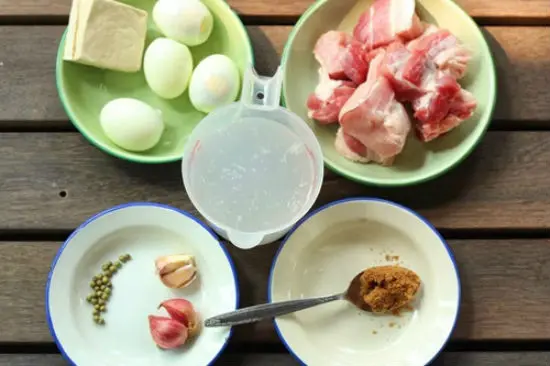 Nguyên liệu làm món thịt kho tàu