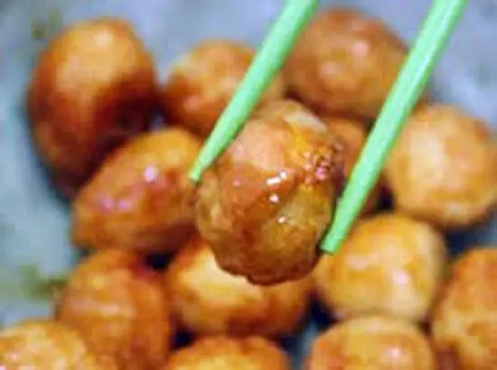 thịt viên chiên trứng cút