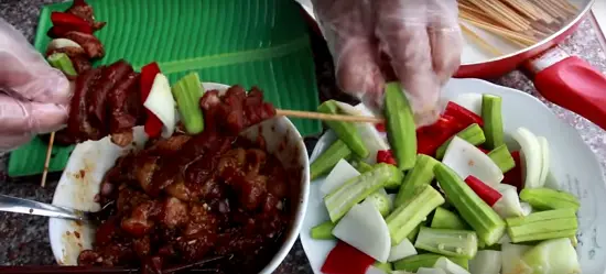 Cach lam thit xien nuong ngon nhu ngoai quan h