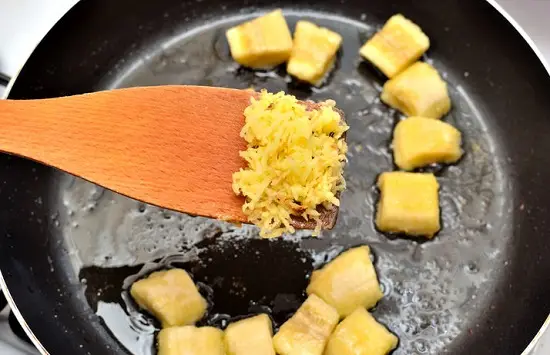 thêm gừng và bơ