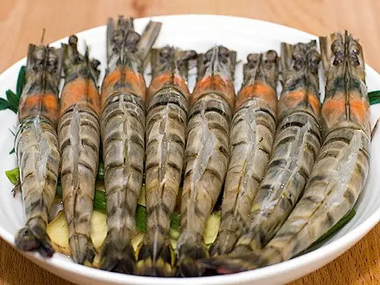 TÔM HẤP TỎI